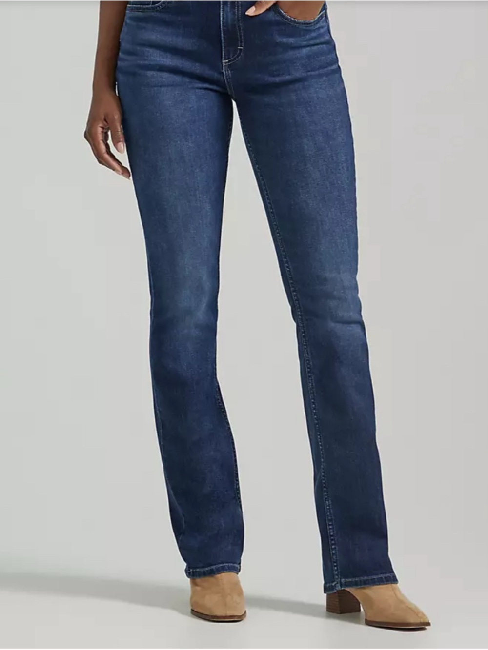 Lee, Mid-Rise Straight Leg Deep Indigo Jeans. Size 16Short/Petite - Picture 1 of 7